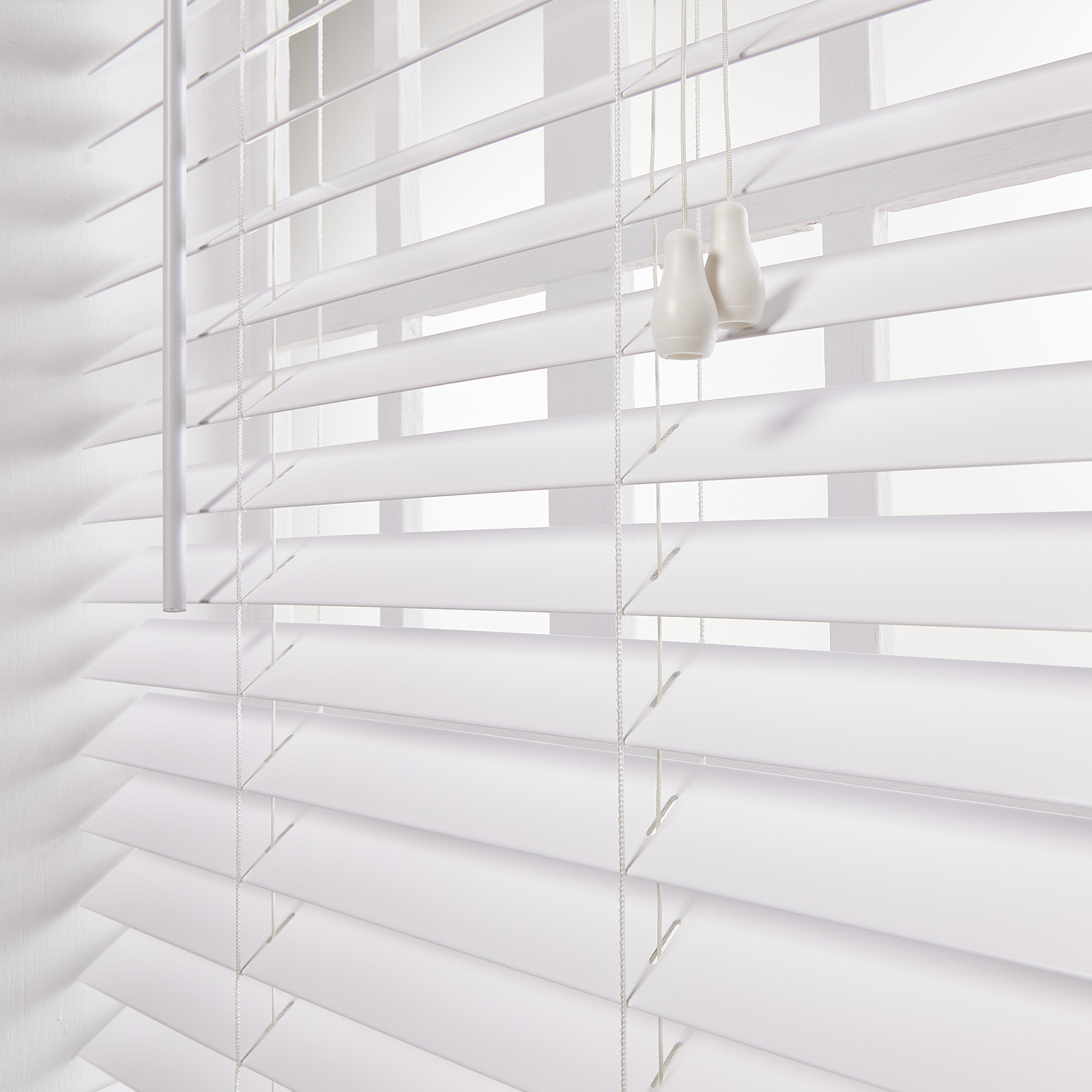 50mm Fauxwood Venetian Blind Smooth White • Decorland : Decorland